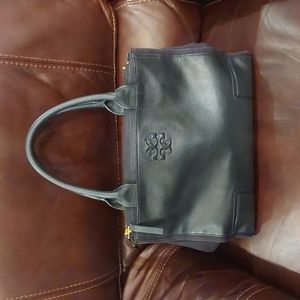 🎃🎃🎃🎃TORY BURCH TOTE BLACK LEATHER...